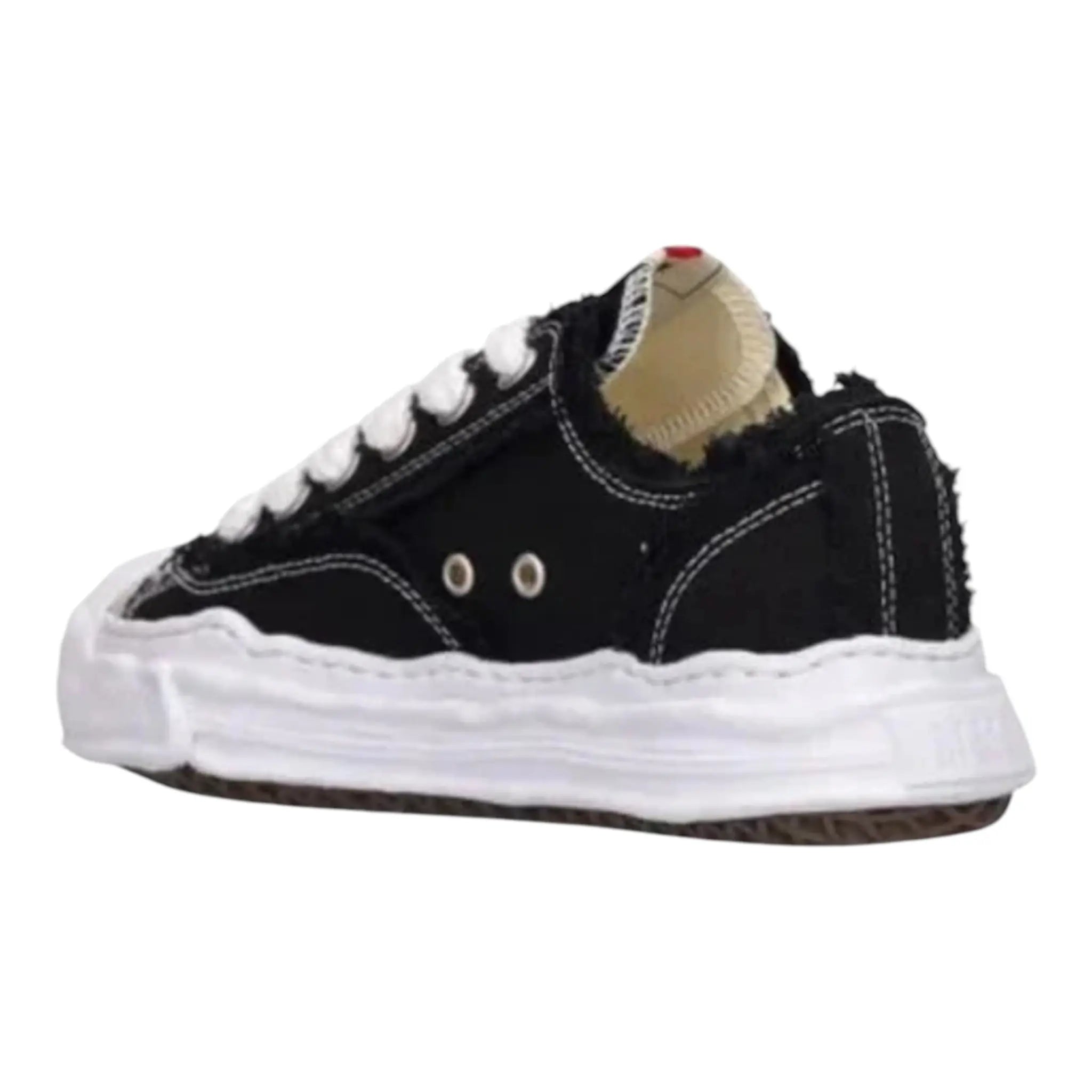 LOW TOP SNEAKER Dripflare